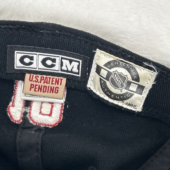 Vintage Yzerman Detroit Redwings 19 Cap CCM NHL Hockey One Size - Picture 8 of 9